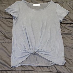 short sleeve tee with front knot